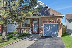 40 ROBERGE CRESCENT  Ottawa, ON K2L 4G7