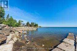 2228 SHORE LANE Wasaga Beach, ON L9Z 2X7