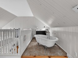 Salle de bains attenante à la CCP - 