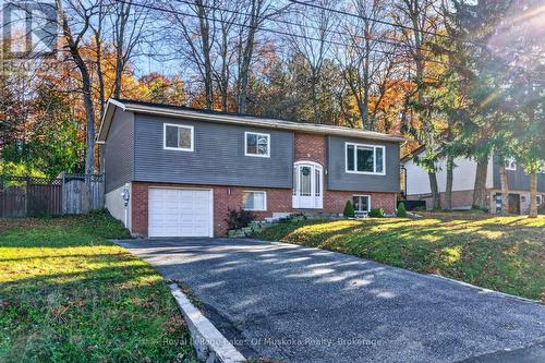 9 SHAW CRESCENT  Huntsville, ON P1H 1V8