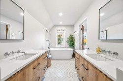 Master Bathroom - 