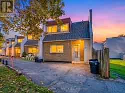 93 - 2901 JANE STREET Toronto, ON M3N 2J8
