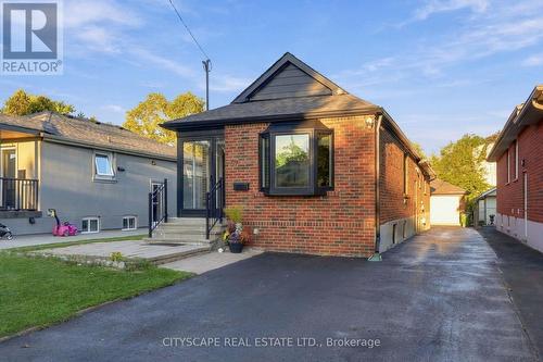 57 O'DONNELL AVENUE  Toronto, ON M8Z 3Y1