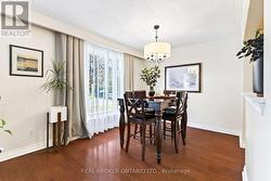 Formal Dining Space. - 