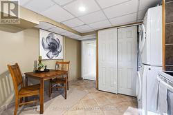 Eat-In Kitchen. - 