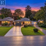 242 BEECHGROVE DRIVE Toronto, ON M1E 3Z8