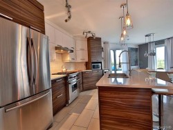 6190 Rue de Lusa Brossard, QC J4Y 0L8
