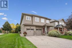 466 ELORA STREET Centre Wellington (Fergus), ON N1M 1Y8