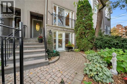 2403 MARINE Drive  Oakville, ON L6L 1C6