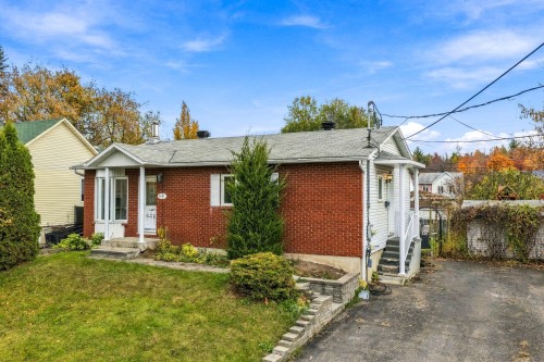 1133 24e Avenue  Saint-Jérôme, QC J7Z 3J1