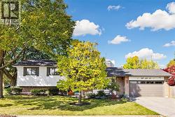 341 LYNNWOOD Drive Oakville, ON L6H 1M7