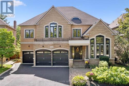1036 VALLEY CREST CIRCLE  Oakville, ON L6H 6W8