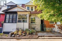 502 LANSDOWNE AVENUE Toronto, ON M6H 3Y3