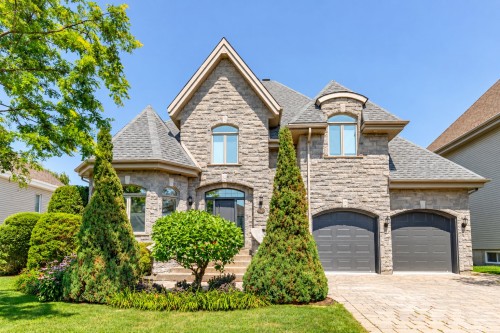 117 Rue De Lourtel  Saint-Jean-Sur-Richelieu, QC J2W 3B8