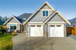 281 Bramble St Parksville, BC V9P 0E4