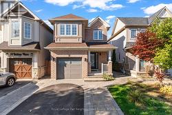 16 BETTINA PLACE Whitby (Rolling Acres), ON L1P 1R4