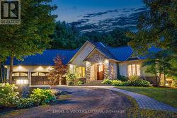 6 MARCHVALE DRIVE  Ottawa, ON K2W 1C2