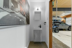 Garage - 