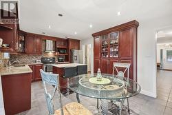 Breakfast Area - 