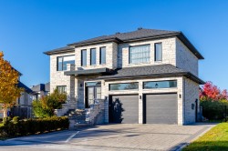 8105 Rue de Lausanne Brossard, QC J4Y 0K3