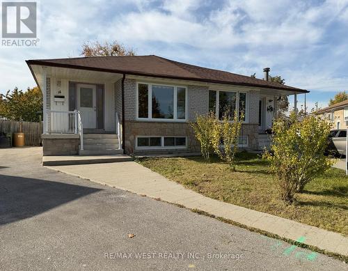 14 MELPHAM COURT  Toronto, ON M9V 2H3