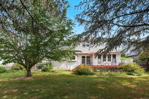 1503 Juniper Pl, Comox, BC 