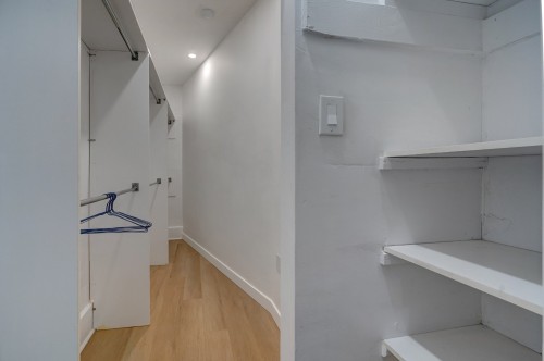Closet - 4334 Rue Wellington, Montréal (Verdun/Île-Des-Soeurs), QC - Indoor