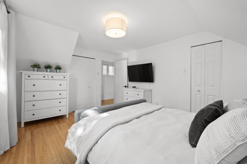 Master Bedroom - 8 Av. Hébert, Candiac, QC - Indoor Photo Showing Bedroom