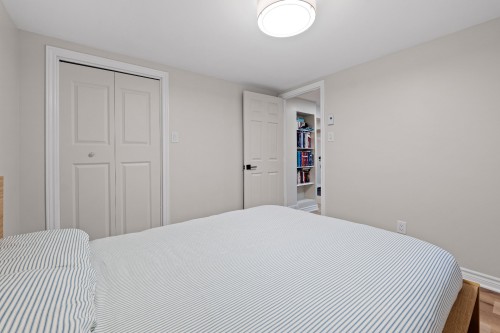 Bedroom - 8 Av. Hébert, Candiac, QC - Indoor Photo Showing Bedroom