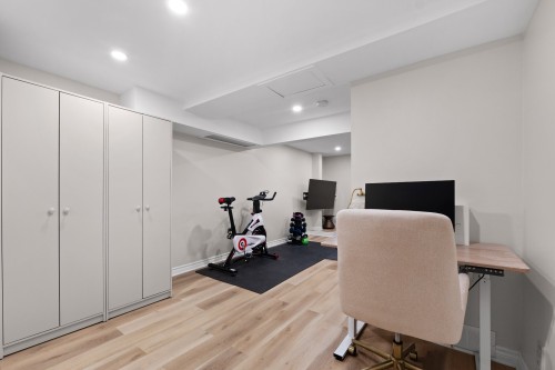 Overall view - 8 Av. Hébert, Candiac, QC - Indoor Photo Showing Office