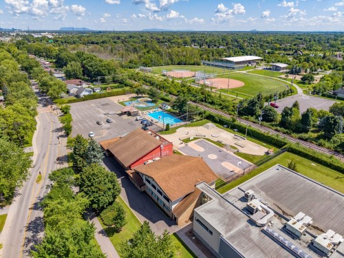 Nearby - 8 Av. Hébert, Candiac, QC - Outdoor With View