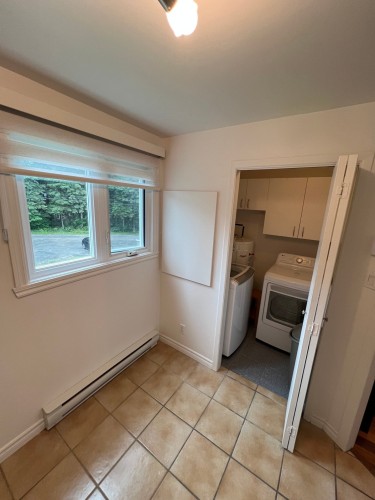 Salle de lavage - 222-248 Ch. Du Mont-Loup-Garou, Sainte-Adèle, QC 