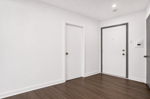 Hall d'entrée/Vestibule - 9-4761 Boul. Henri-Bourassa E., Montréal (Montréal-Nord), QC - Indoor Photo Showing Other Room