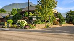 218A Broadway Street  Nakusp, BC V0G 1R0