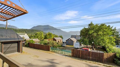 218A Broadway Street, Nakusp, BC 