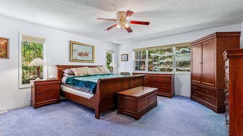 1548 Teetzel Road, Creston, BC - Indoor Photo Showing Bedroom
