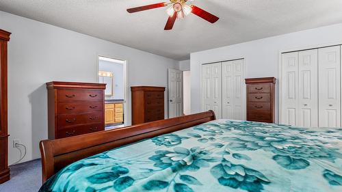 1548 Teetzel Road, Creston, BC - Indoor Photo Showing Bedroom