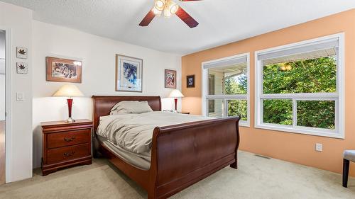 1548 Teetzel Road, Creston, BC - Indoor Photo Showing Bedroom