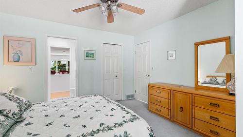 1548 Teetzel Road, Creston, BC - Indoor Photo Showing Bedroom