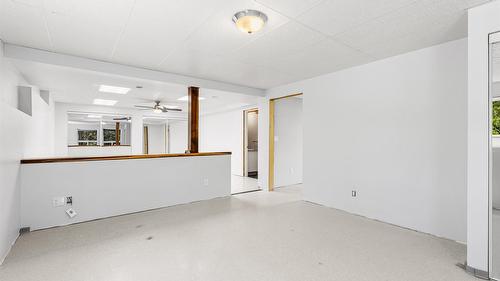 1548 Teetzel Road, Creston, BC - Indoor Photo Showing Other Room