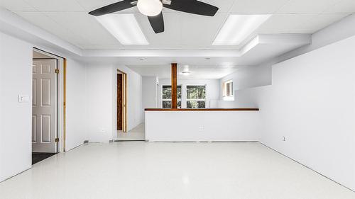 1548 Teetzel Road, Creston, BC - Indoor Photo Showing Other Room