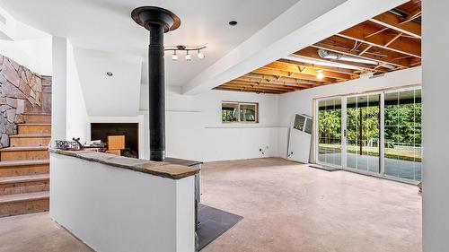 1548 Teetzel Road, Creston, BC - Indoor Photo Showing Other Room