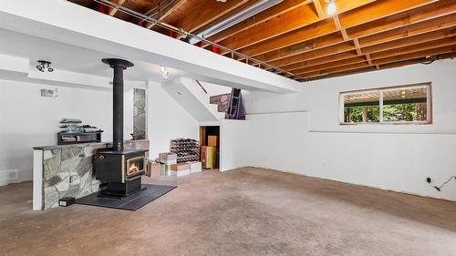 1548 Teetzel Road, Creston, BC - Indoor
