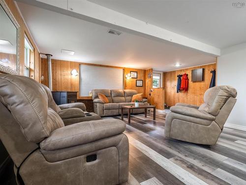 193 Willow Avenue, New Glasgow, NS - Indoor Photo Showing Living Room