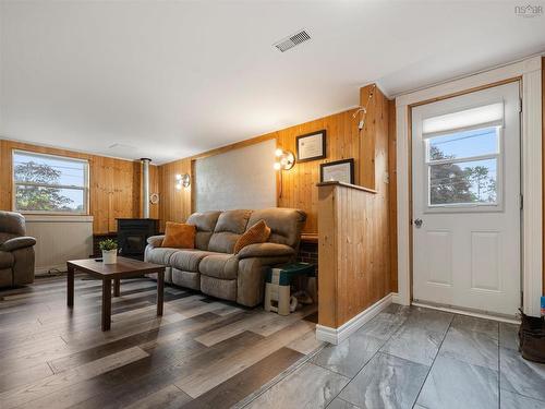 193 Willow Avenue, New Glasgow, NS - Indoor Photo Showing Living Room