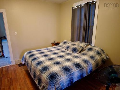 54 Prince Arthur Street, Amherst, NS - Indoor Photo Showing Bedroom