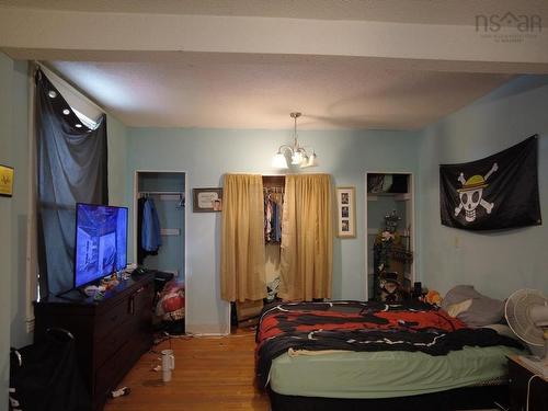 54 Prince Arthur Street, Amherst, NS - Indoor Photo Showing Bedroom