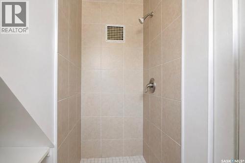 610 Albert Avenue, Saskatoon, SK - Indoor Photo Showing Bathroom