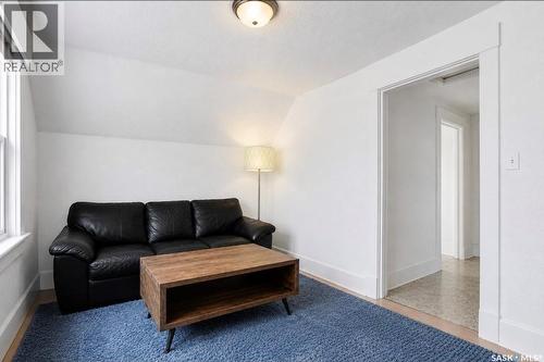 610 Albert Avenue, Saskatoon, SK - Indoor Photo Showing Living Room