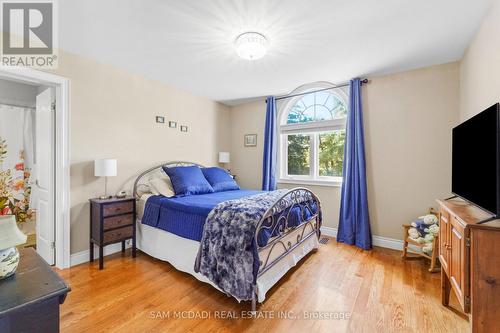 527 Meadow Wood Road, Mississauga, ON - Indoor Photo Showing Bedroom
